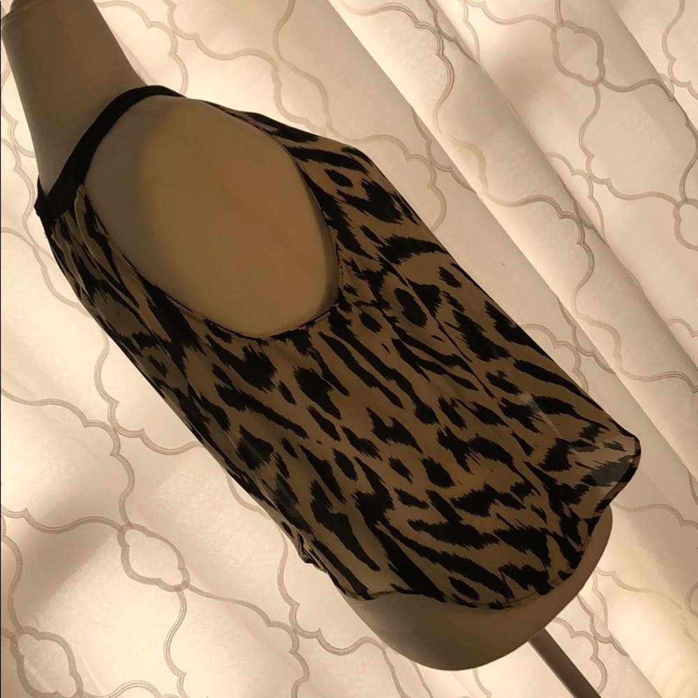 Open back animal print high neck tank - Picture 3 of 5